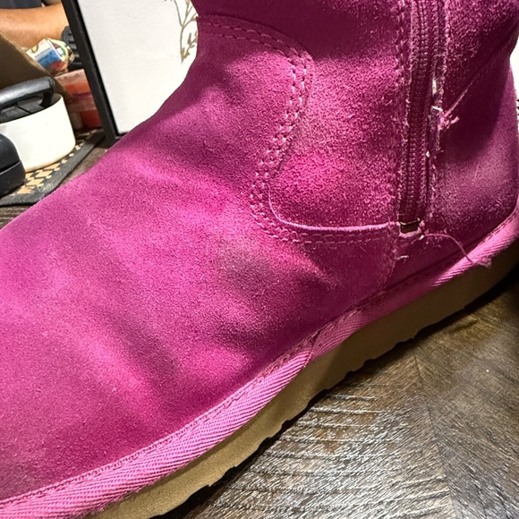 UGG Fuchsia Suede Women's Boots SZ 6- Box11 - Picture 7 of 7